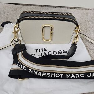 Authentic Marc Jacobs Snapshot Camera Bag in Cream and Black - PRICE FIRM